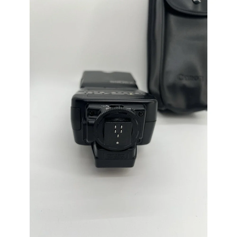 Canon Speedlite 550EX Shoe Mount Flash With Case
